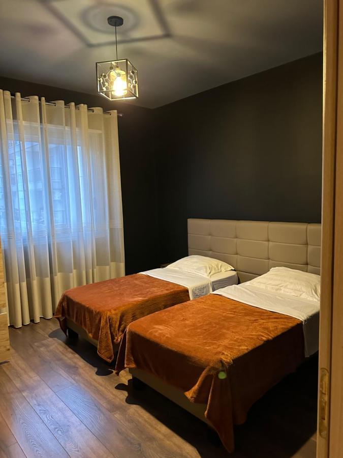 The Krist Apartment فلورا المظهر الخارجي الصورة